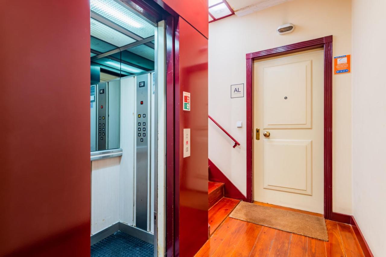 Almirante Home With 3 Bedrooms ลิสบอน ภายนอก รูปภาพ